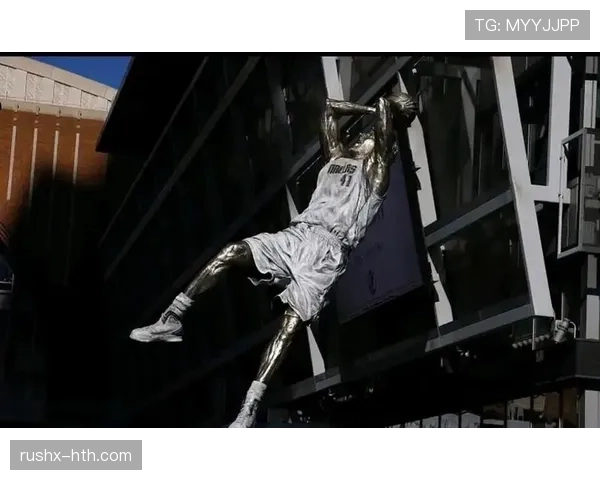 达拉斯小牛队为诺维茨基举办退役球衣仪式，传奇球星正式告别赛场