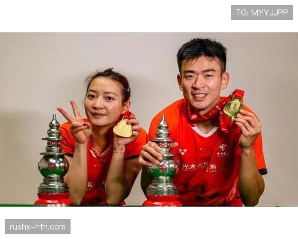 黄雅琼娃娃脸背后藏着的土豪生活，普通姐妹秒变蓝领被打脸