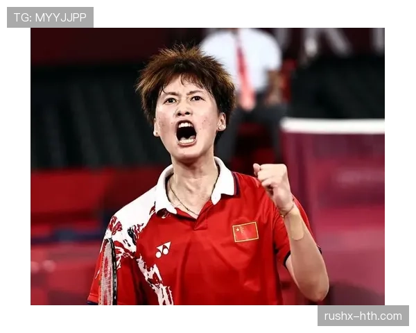 要是把陈雨菲的日常拍成短片：训练像刑场，休息像贵妇下午茶，这反差我顶不住